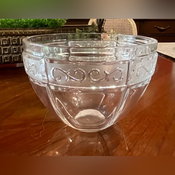 Waterford Marquis Arabesque 7”Crystal Fruit Bowl with frosted scrolled border - Picture 4 of 11